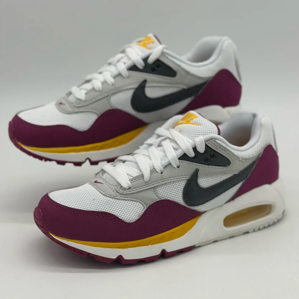 Nike White and Purple Sneakers with Air Cushion